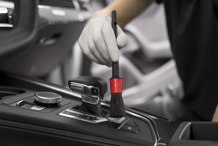 Servicios profesionales de limpieza para oficinas comerciales, espacios residenciales y plantas industriales en Puebla, México. Especialistas en servicios de conserjería, sanitización y mantenimiento.