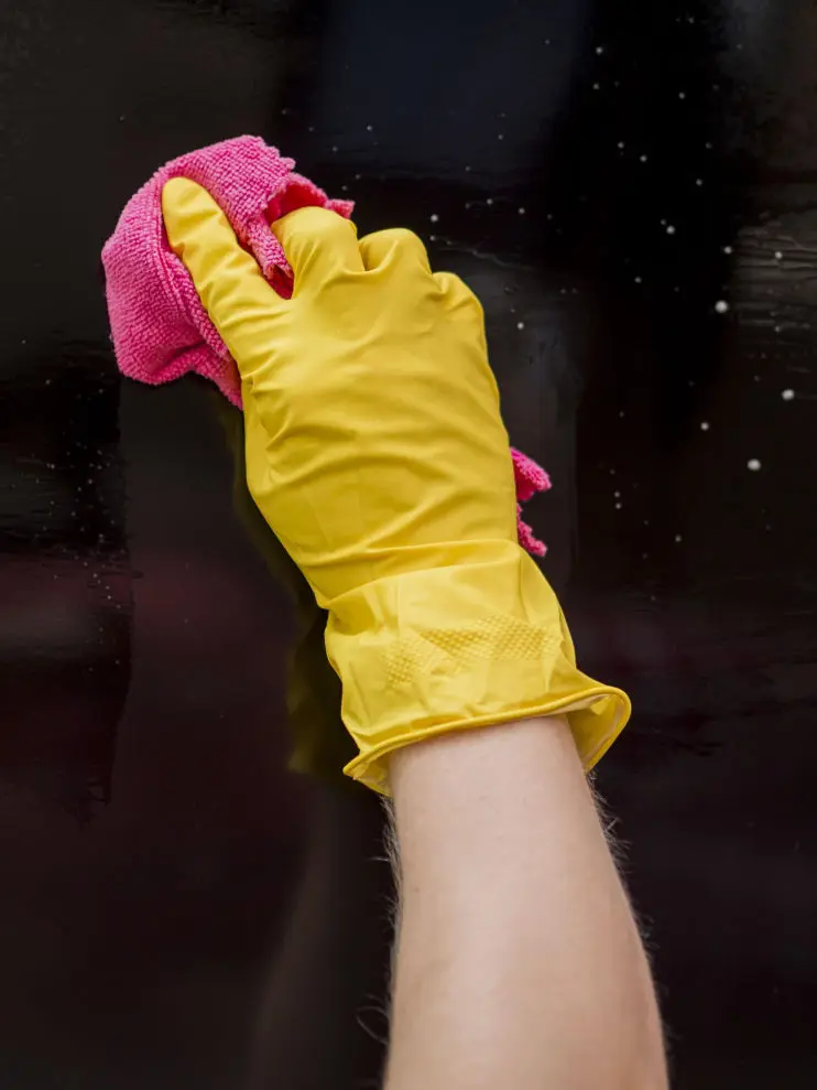 Servicios profesionales de limpieza para oficinas comerciales, espacios residenciales y plantas industriales en Puebla, México. Especialistas en servicios de conserjería, sanitización y mantenimiento.